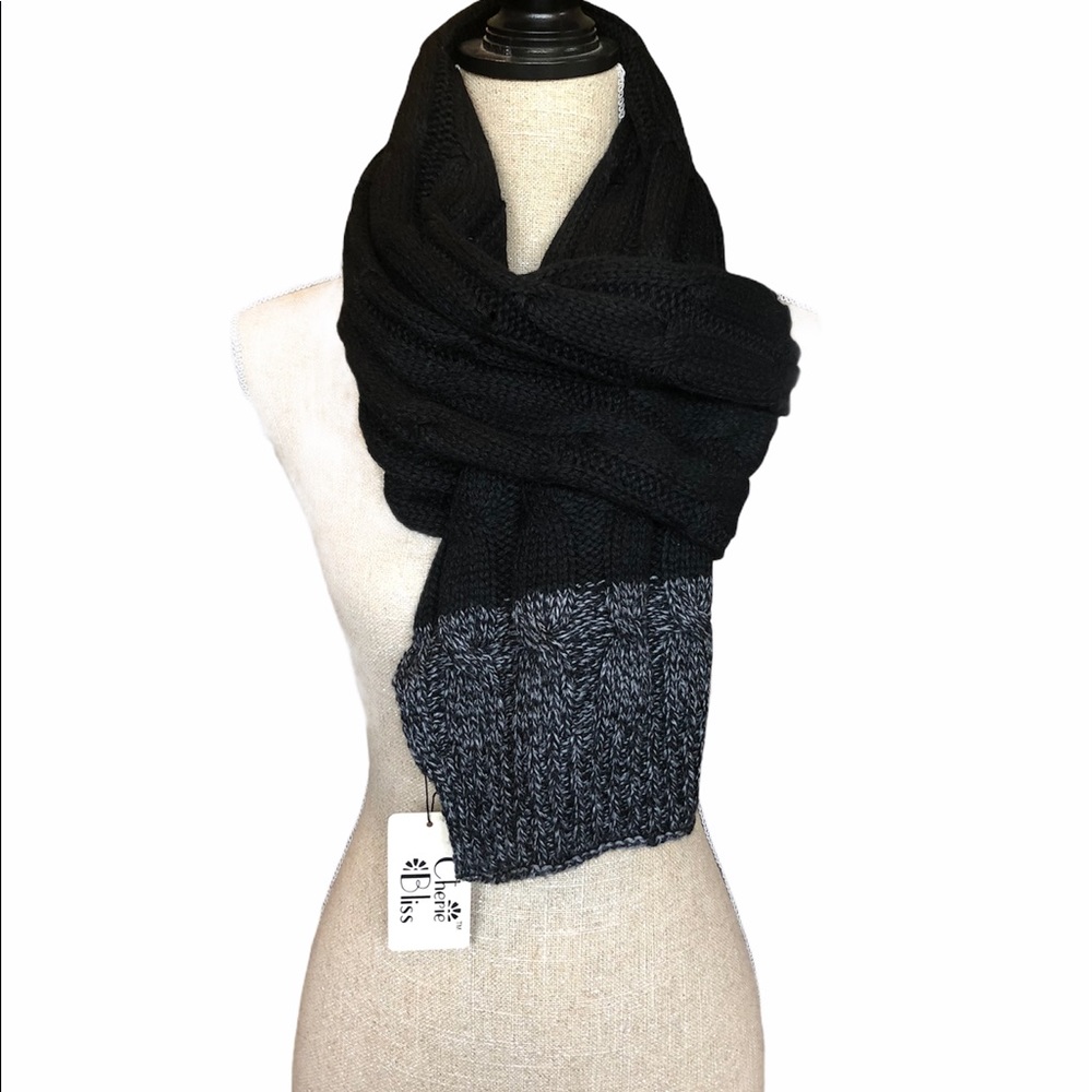 Knit scarf